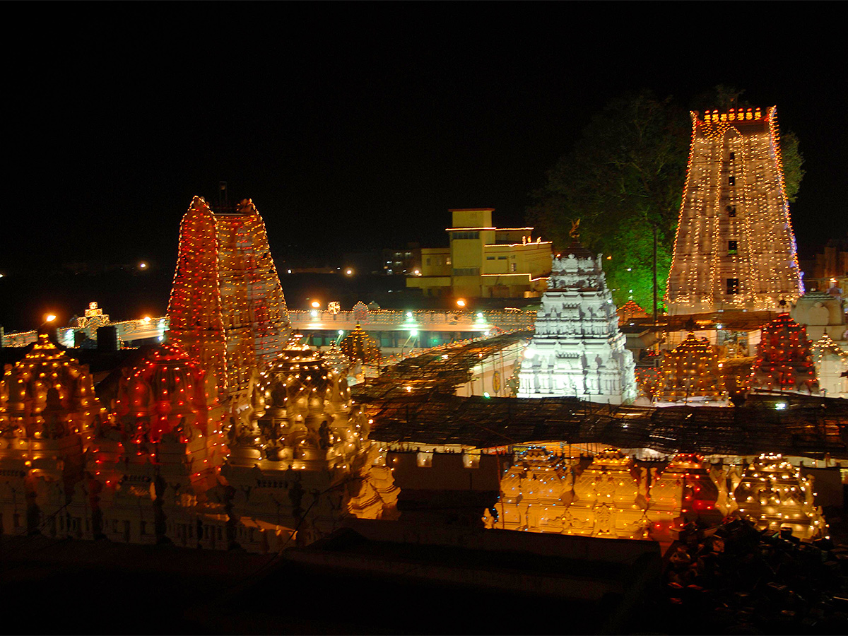 Have you visited these famous temples in Telangana - Sakshi17