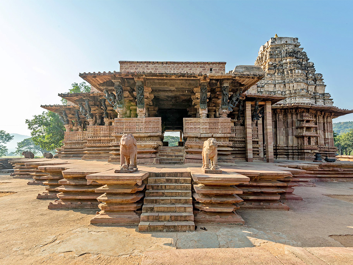 Have you visited these famous temples in Telangana - Sakshi18