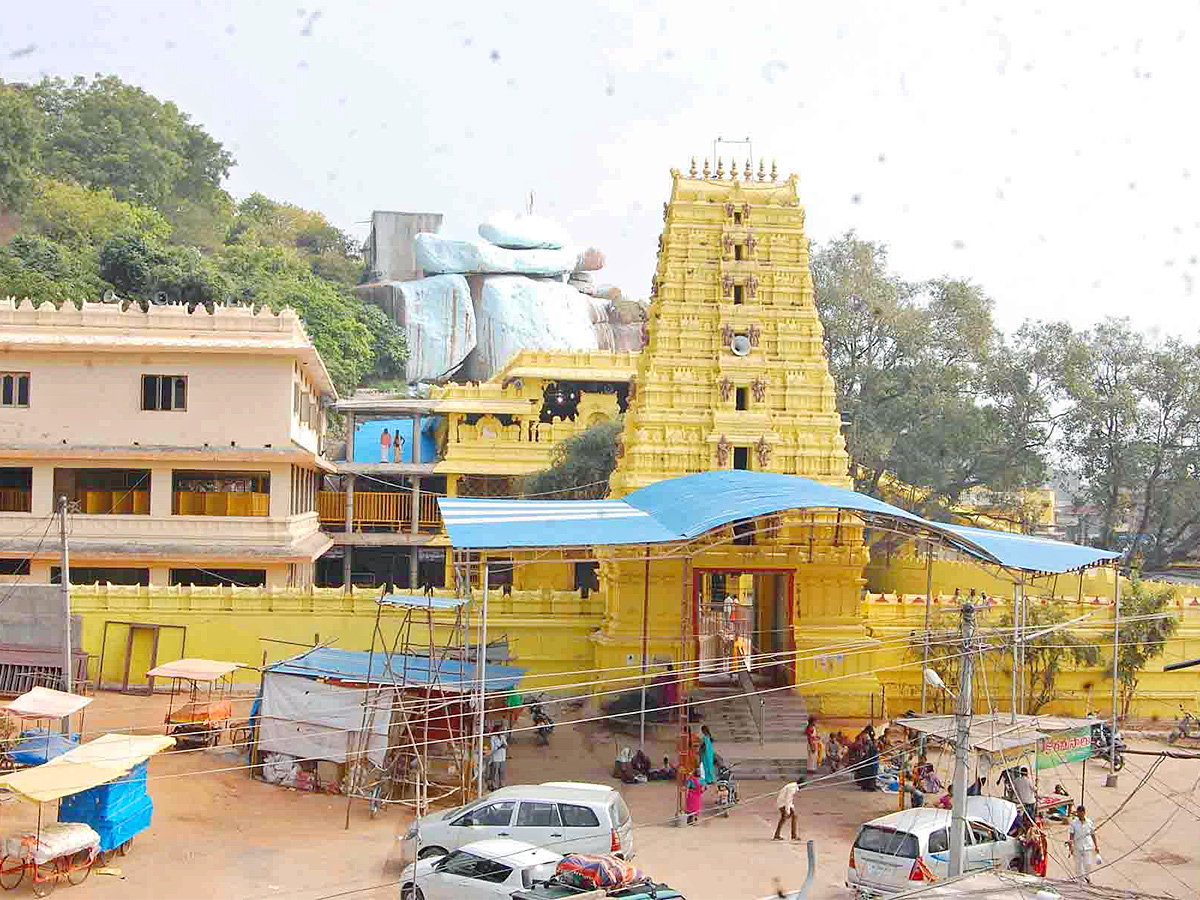 Have you visited these famous temples in Telangana - Sakshi22