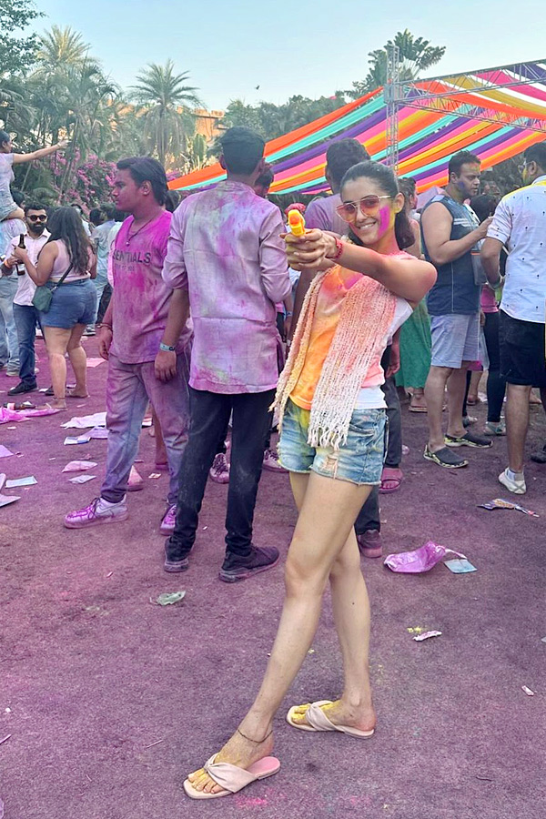 Bollywood celebrities holi celebrations Photos - Sakshi24