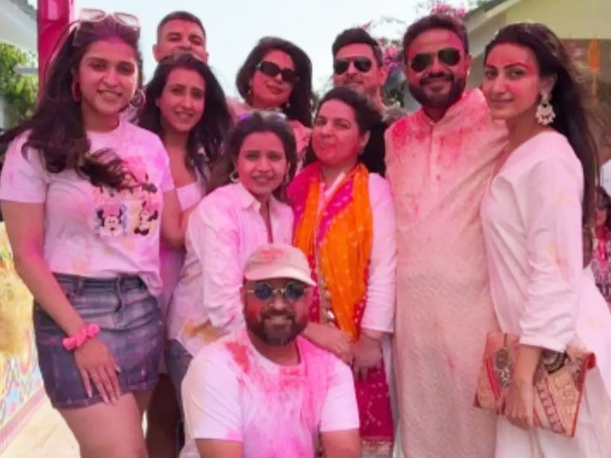 Celebrities Holi Celebrations Photo Gallery Goes Viral - Sakshi32