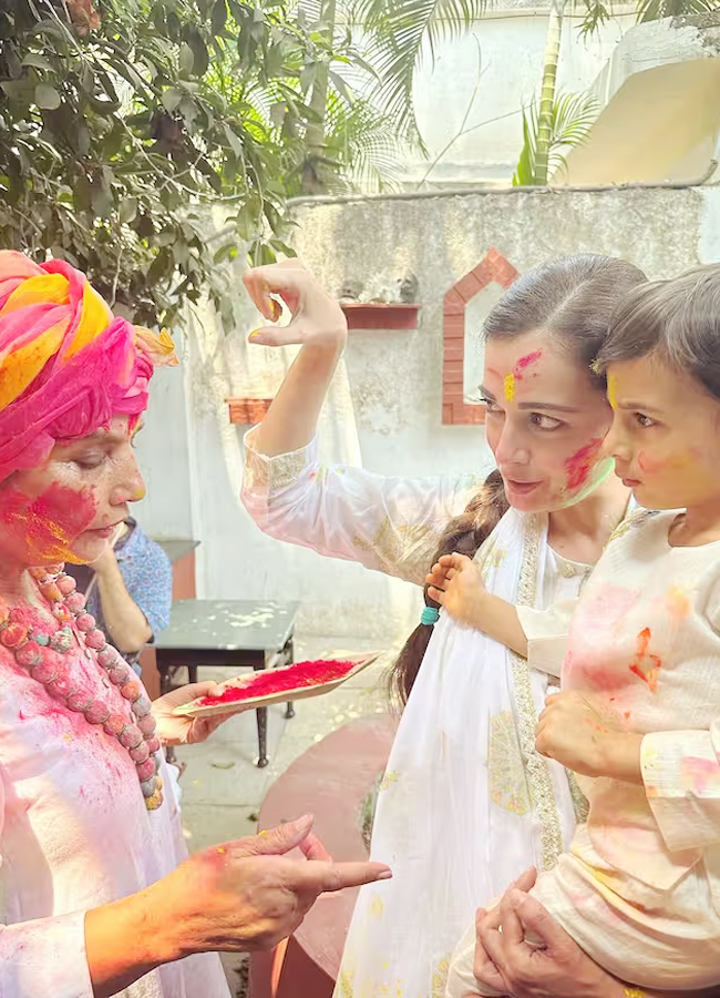 Celebrities Holi Celebrations Photo Gallery Goes Viral - Sakshi39