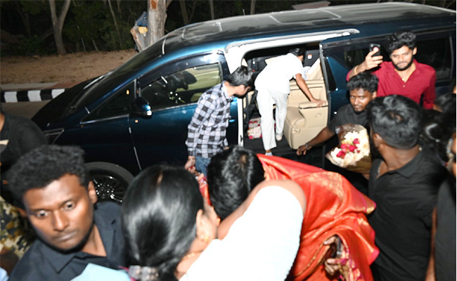  Ram Charan Wife Upasana Reached Tirumala Photos	 - Sakshi2