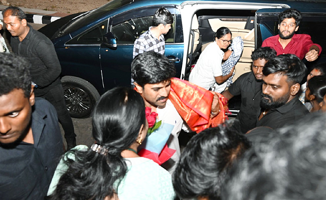  Ram Charan Wife Upasana Reached Tirumala Photos	 - Sakshi3