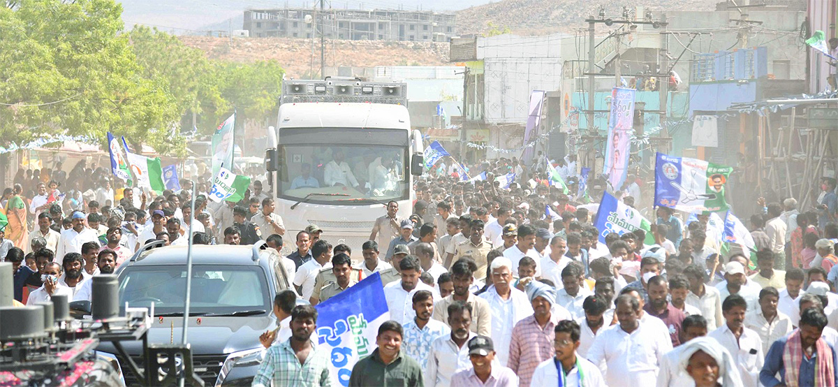 CM YS Jagan Memantha Siddham Public Meeting - Sakshi20