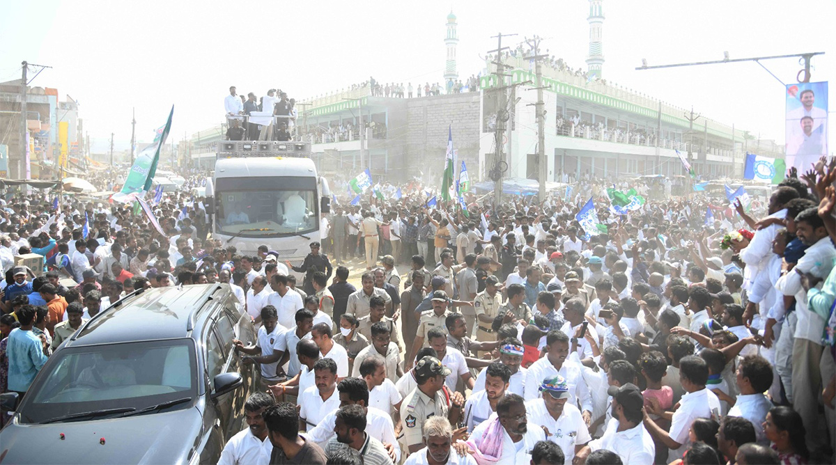 CM YS Jagan Memantha Siddham Public Meeting - Sakshi27