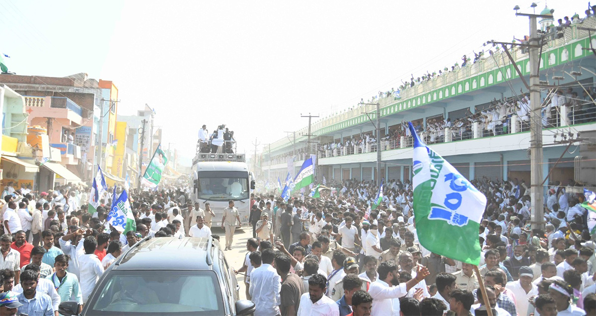 CM YS Jagan Memantha Siddham Public Meeting - Sakshi28