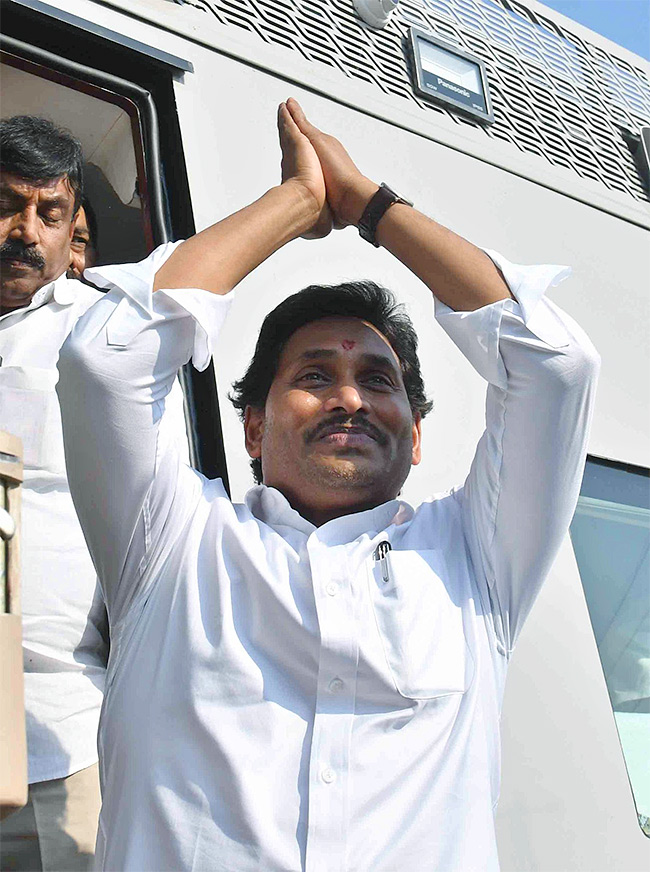 CM YS Jagan Memantha Siddham Public Meeting - Sakshi46