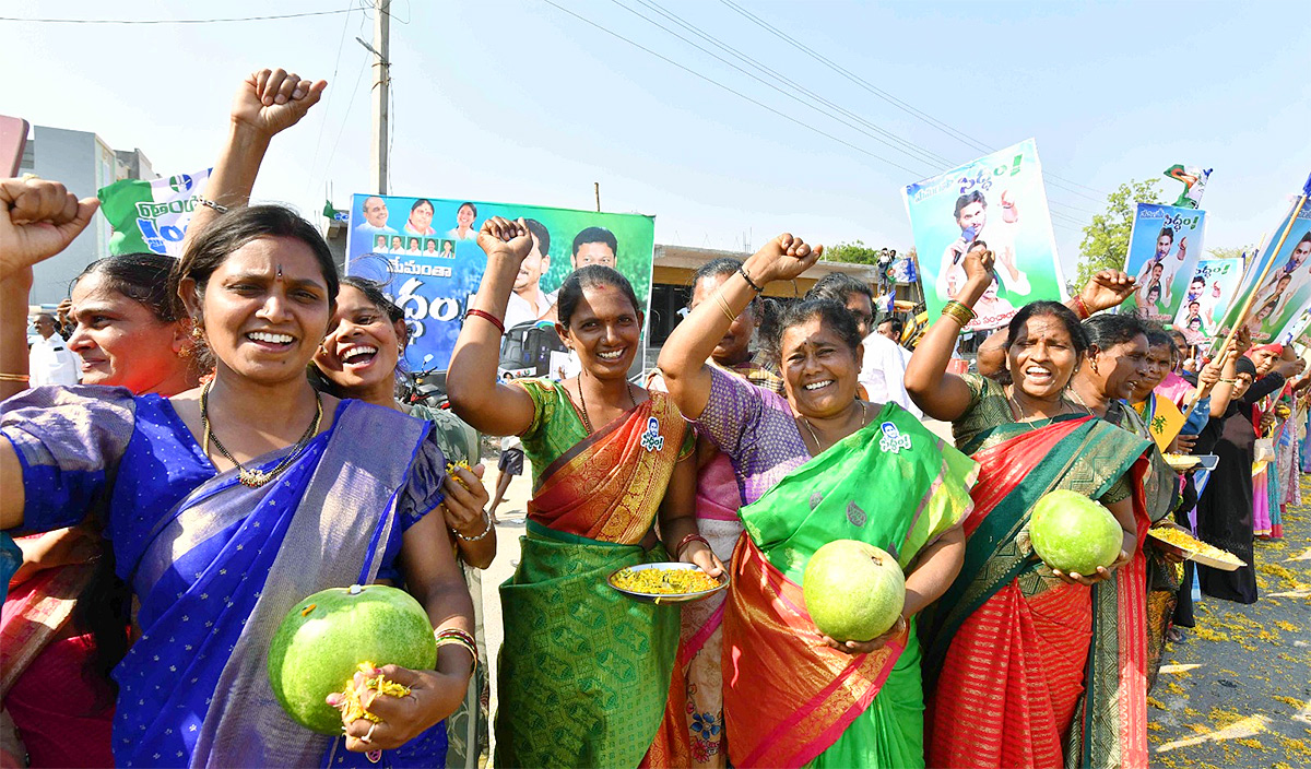 CM YS Jagan Memantha Siddham Public Meeting - Sakshi50