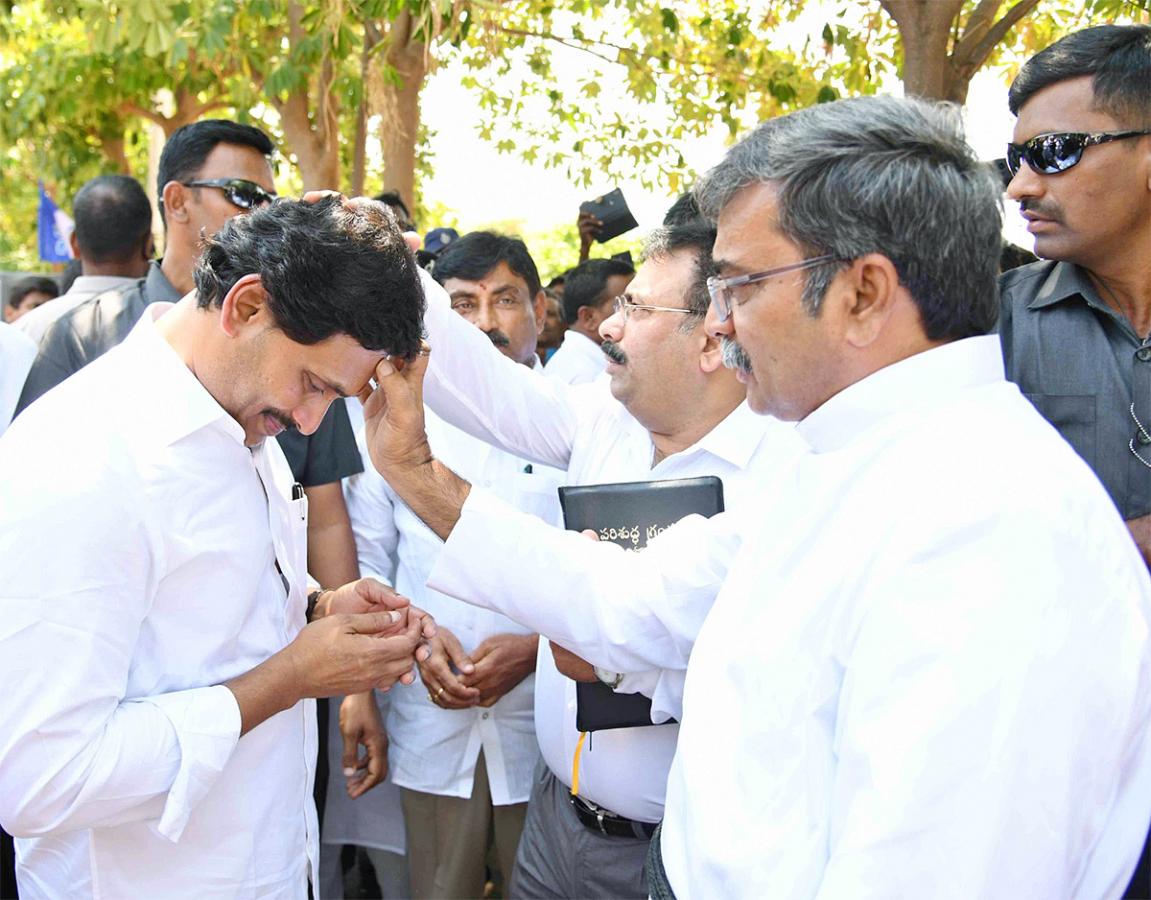 CM YS Jagan Ready To Memanta Siddham Bus Yatra Election Campaign - Sakshi20