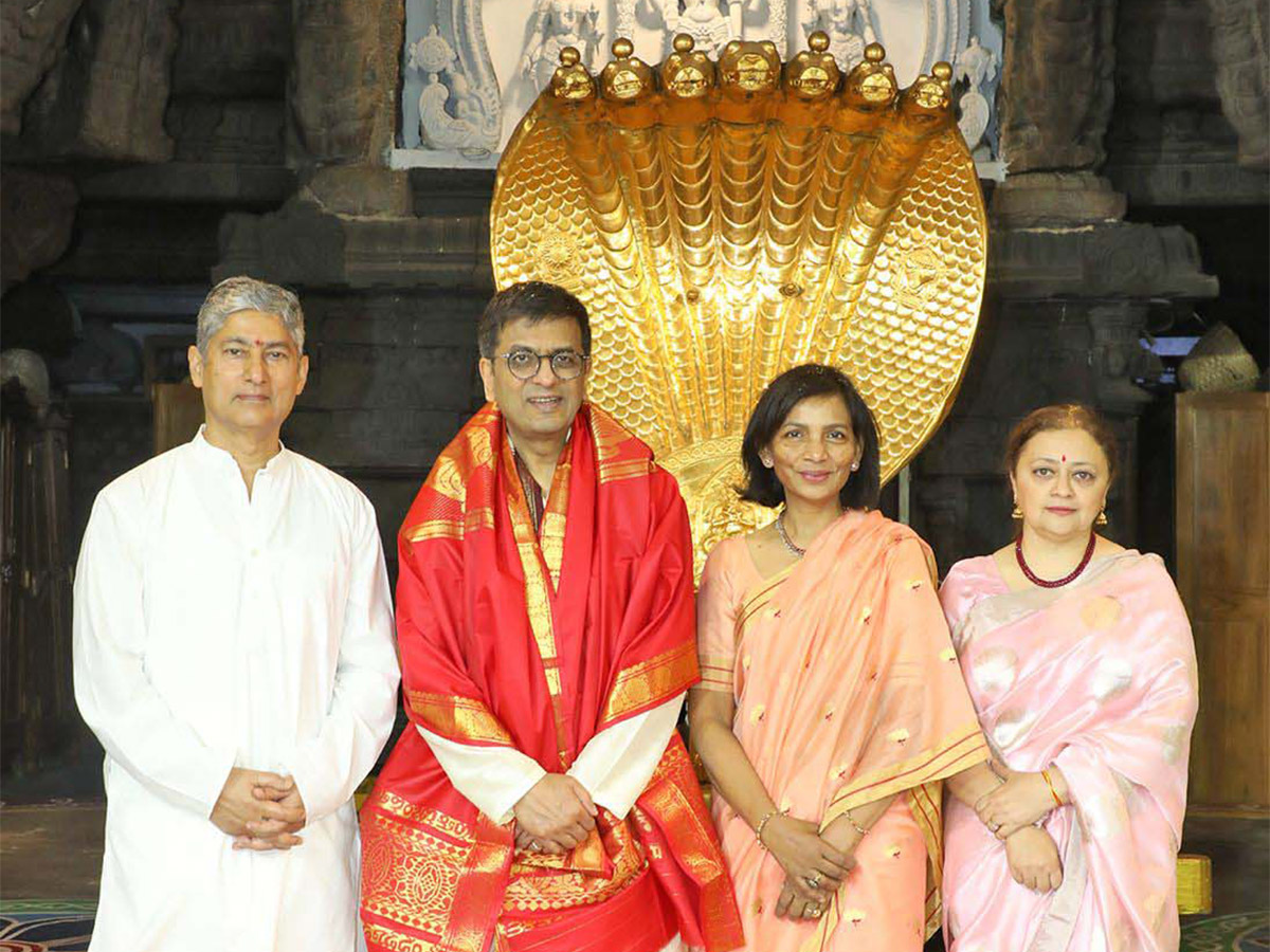 Ram Charan Visits Tirumala Temple - Sakshi6