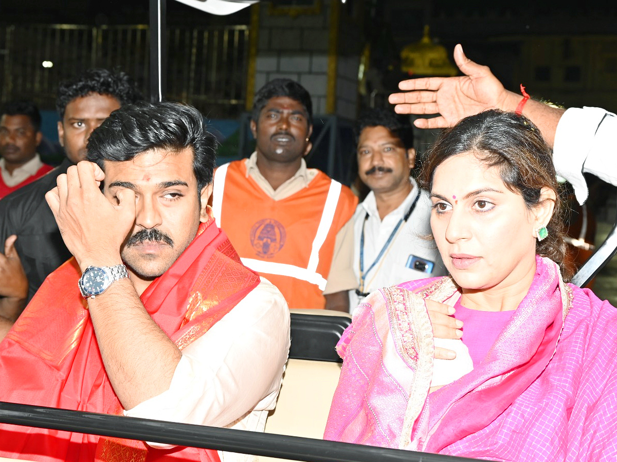 Ram Charan couple visits Tirumala temple Photos - Sakshi17