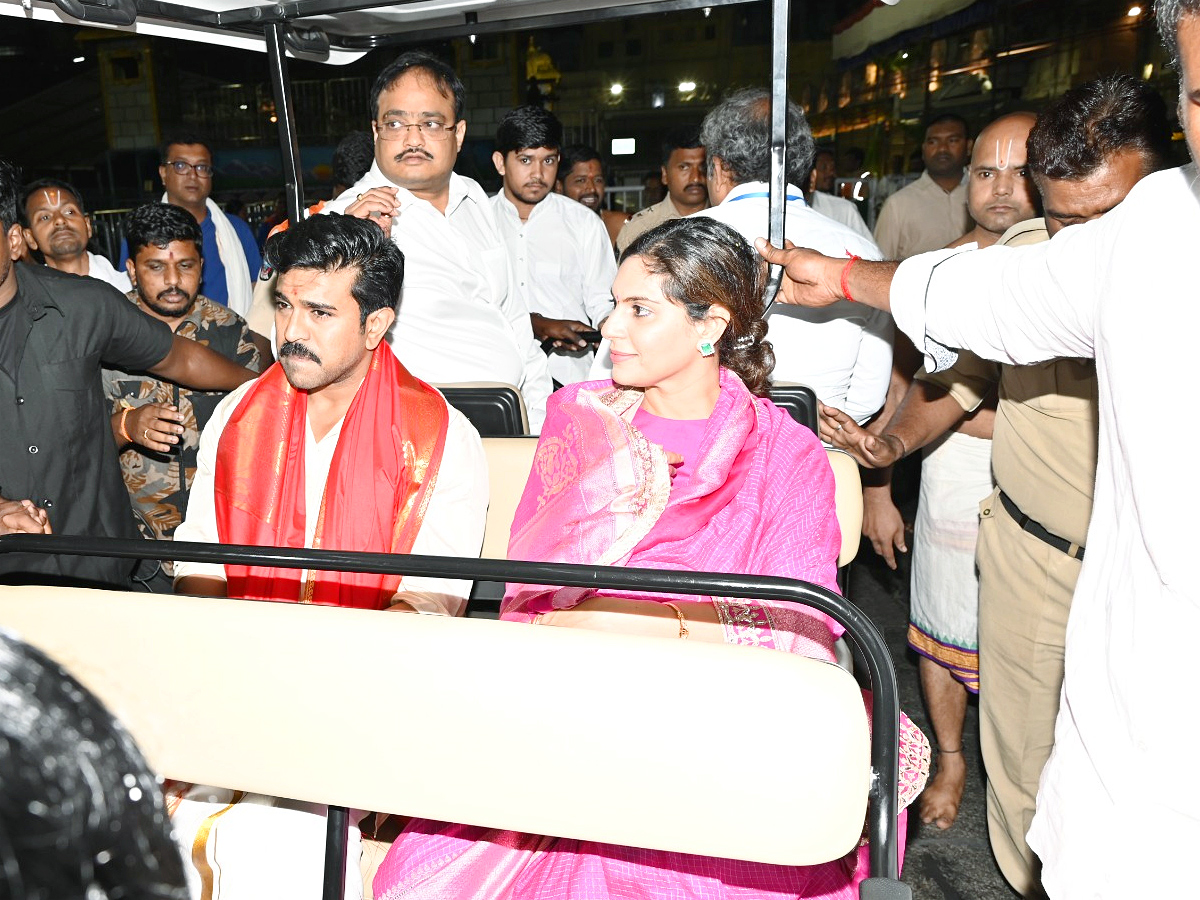 Ram Charan couple visits Tirumala temple Photos - Sakshi6