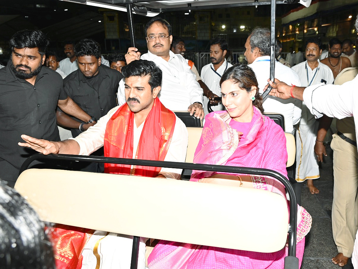 Ram Charan couple visits Tirumala temple Photos - Sakshi7