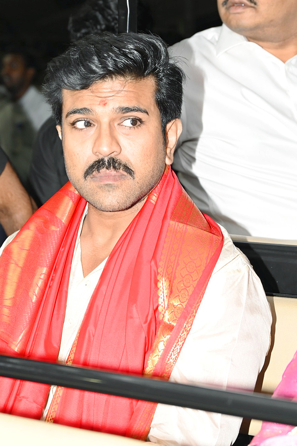 Ram Charan couple visits Tirumala temple Photos - Sakshi10