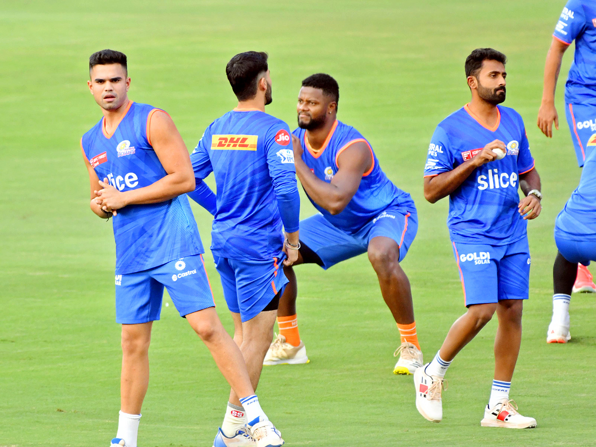 mumbai indians And Sunrisers Hyderabad practice Photos - Sakshi31