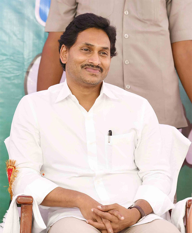 CM YS Jagan Memanta Siddham Bus Yatra Second Day Photos - Sakshi28