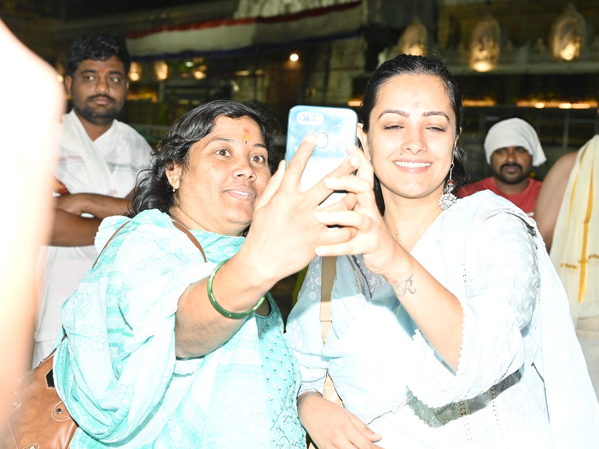 Ekta Kapoor and Actress Anita Hassanandani Visited Tirumala Srivari Temple Photos - Sakshi11