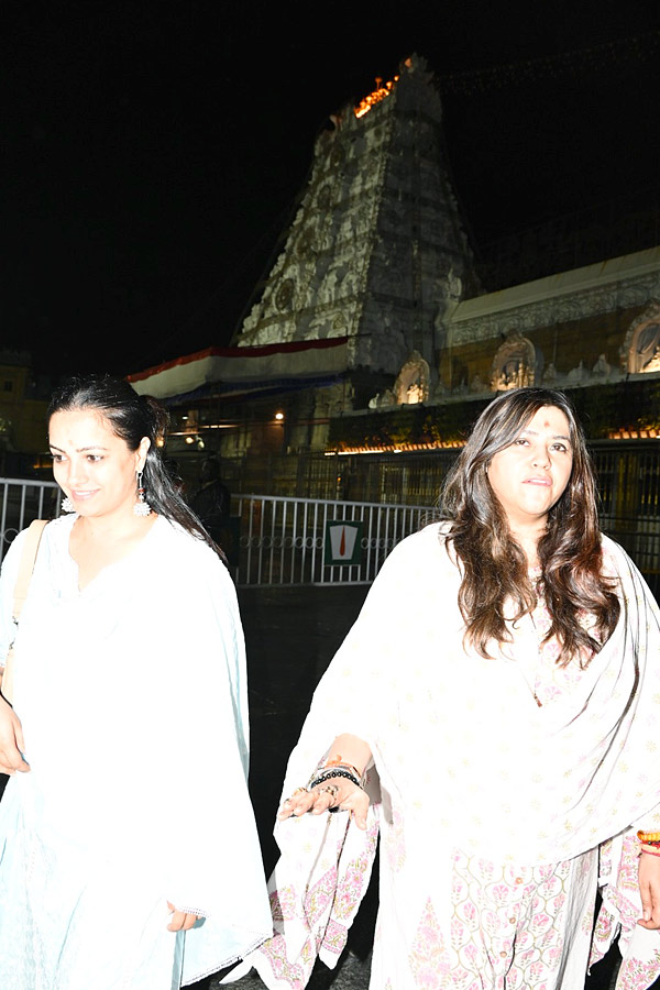 Ekta Kapoor and Actress Anita Hassanandani Visited Tirumala Srivari Temple Photos - Sakshi9