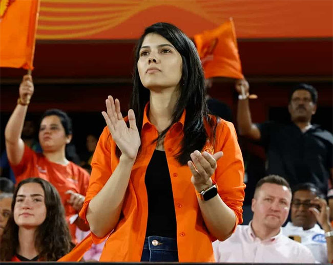 Kavya Maran Cute Expressions After SRH Greatest Win Against MI, Photos Goes Viral - Sakshi13