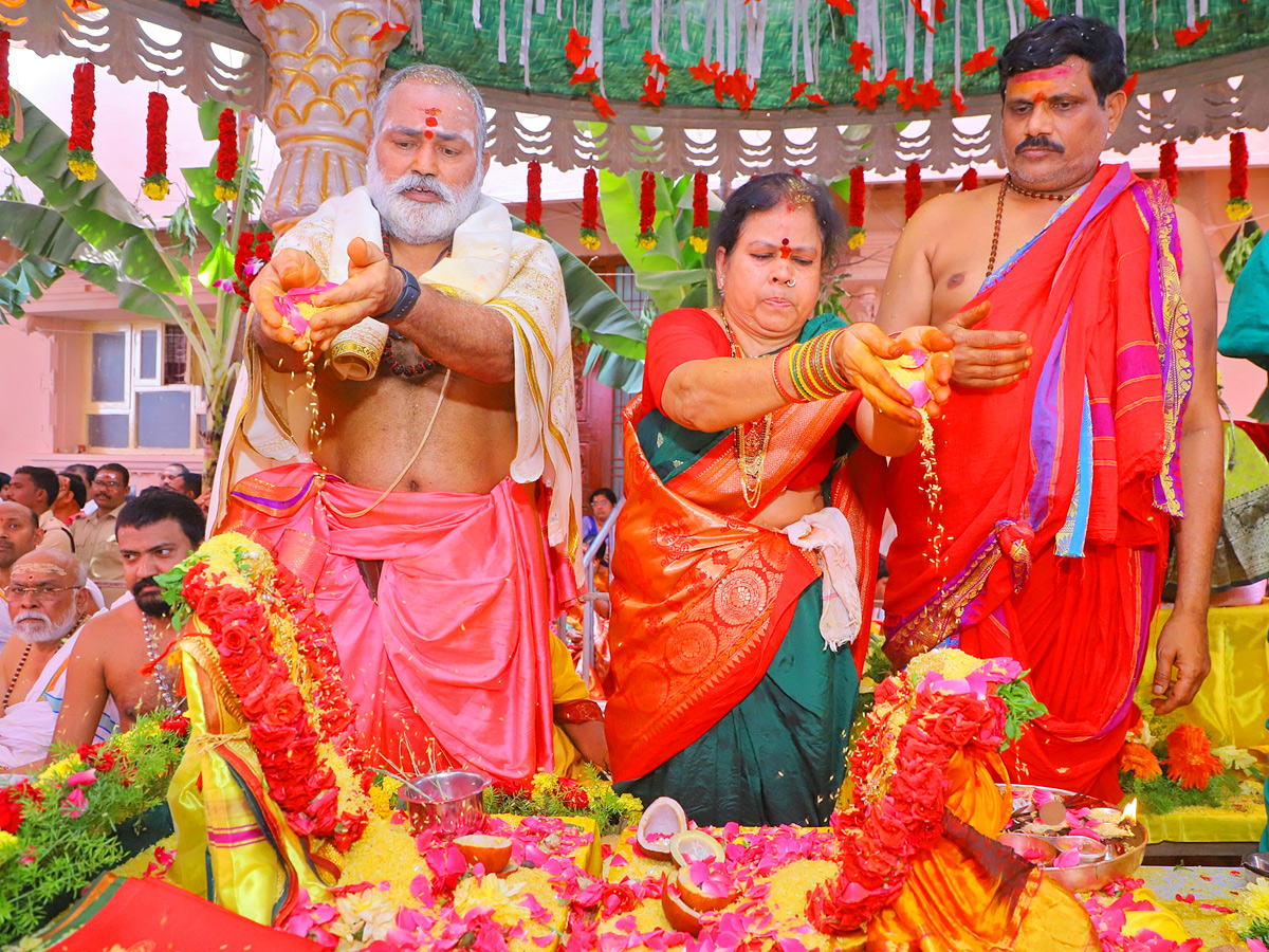 Shiva Kalyanam Mahotsav Celebrations in Raja Rajeshwara Temple At Vemulawada Photos - Sakshi12