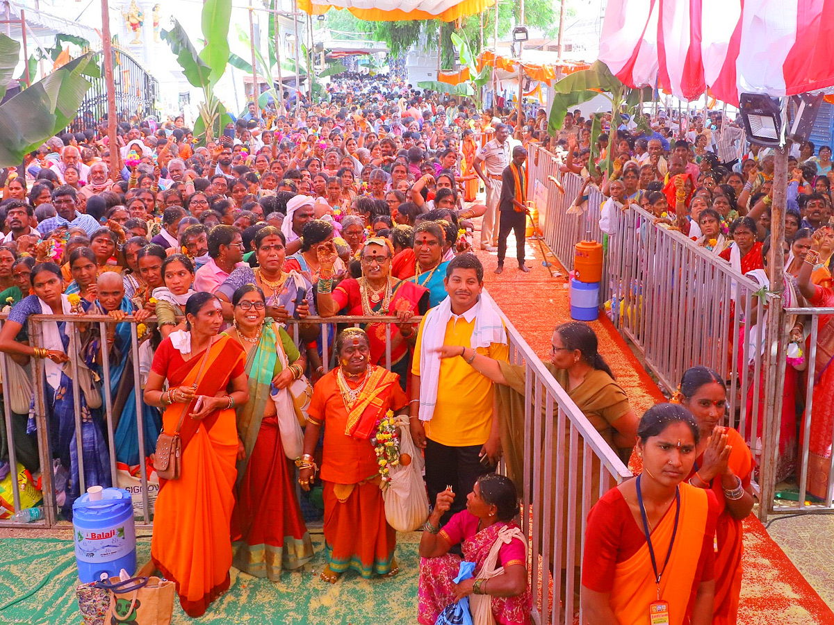 Shiva Kalyanam Mahotsav Celebrations in Raja Rajeshwara Temple At Vemulawada Photos - Sakshi16