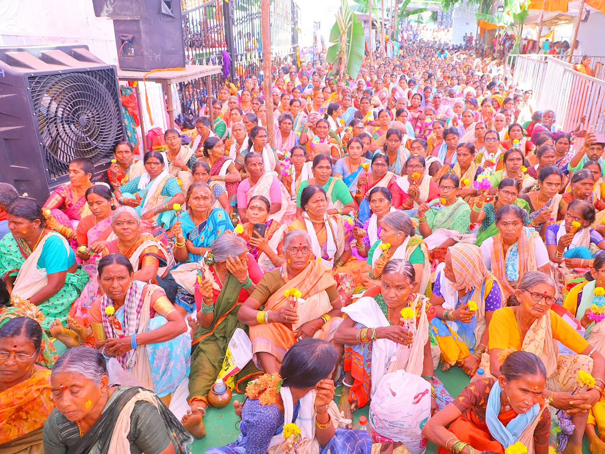 Shiva Kalyanam Mahotsav Celebrations in Raja Rajeshwara Temple At Vemulawada Photos - Sakshi17