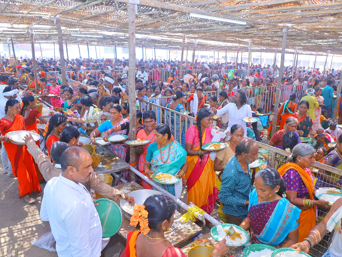 Shiva Kalyanam Mahotsav Celebrations in Raja Rajeshwara Temple At Vemulawada Photos - Sakshi7