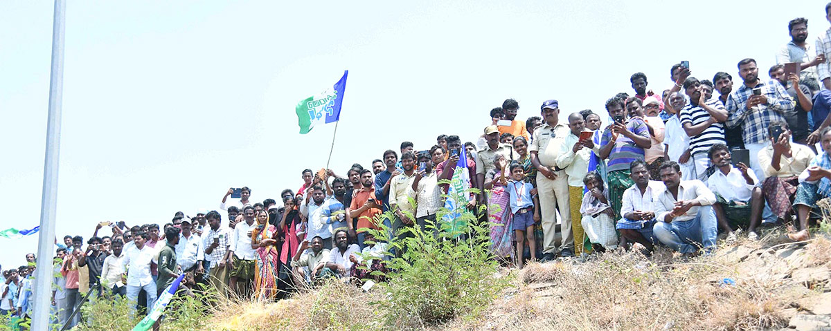 cm ys jagan interact with beneficiaries at Yerraguntla Meeting - Sakshi10