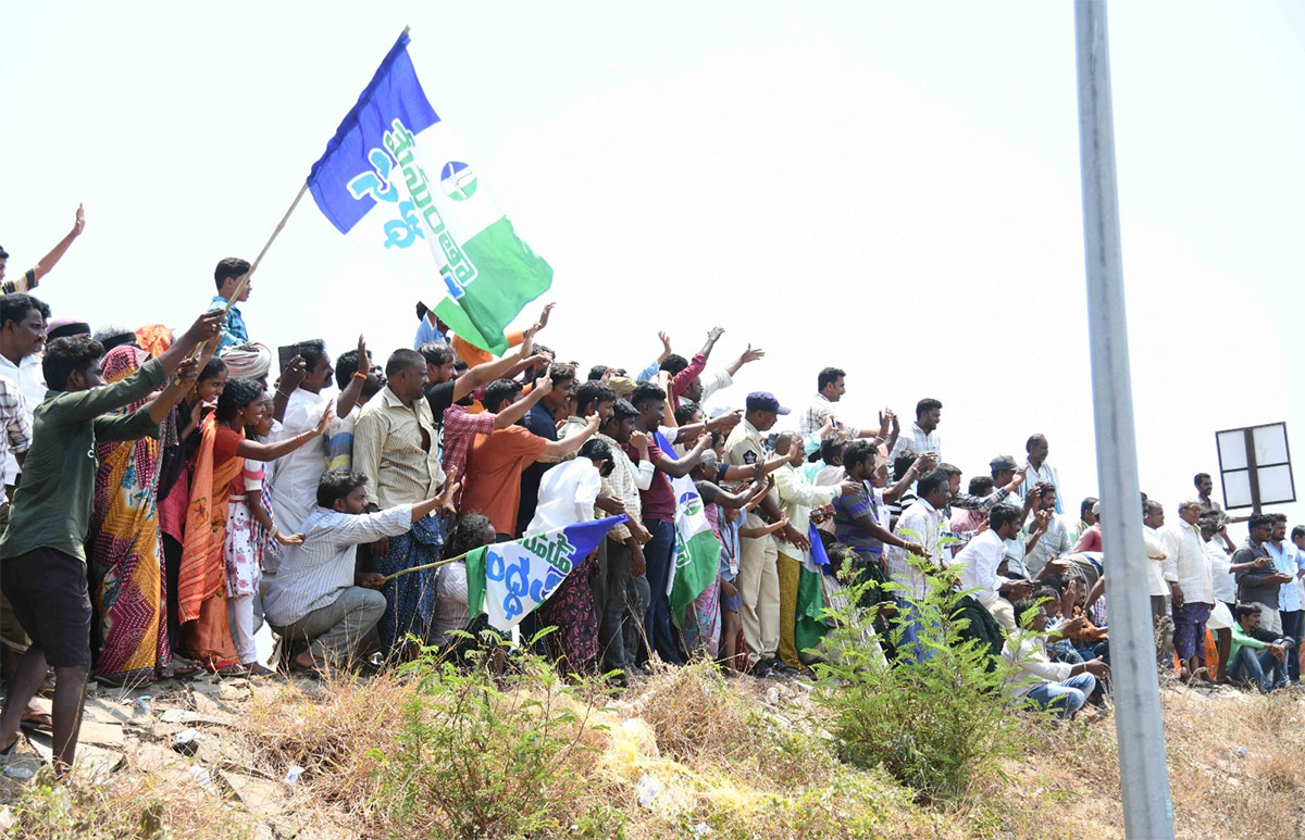 cm ys jagan interact with beneficiaries at Yerraguntla Meeting - Sakshi11