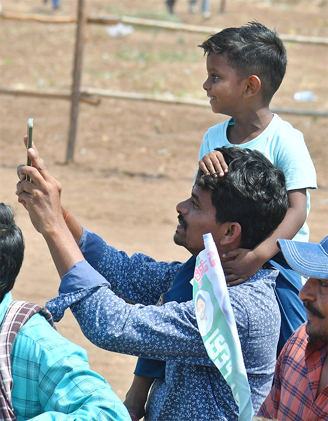 AP CM YS Jagan Memantha Siddham Day3 at Kurnool district - Sakshi10