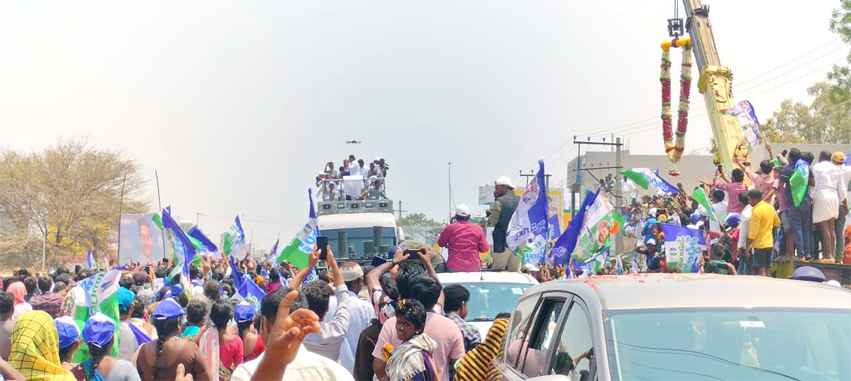 AP CM YS Jagan Memantha Siddham Day3 at Kurnool district - Sakshi14