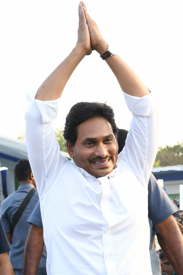 AP CM YS Jagan Memantha Siddham Public Meeting at Yemmiganur photos - Sakshi5