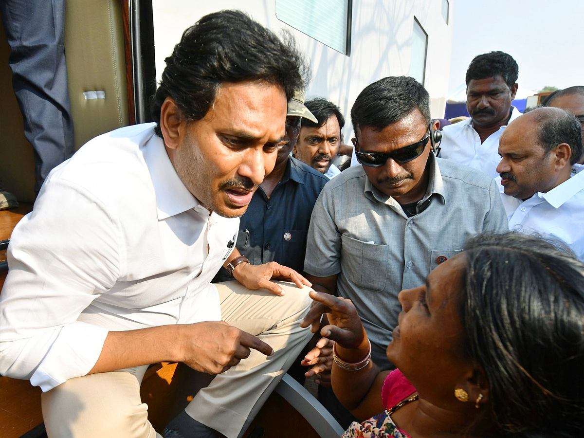 AP CM YS Jagan Memantha Siddham Public Meeting at Yemmiganur photos - Sakshi18