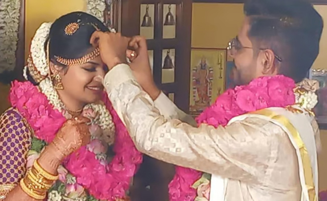 Late Actor Vivek Daughter Got Married Photos - Sakshi6