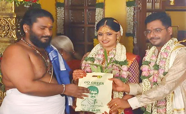 Late Actor Vivek Daughter Got Married Photos - Sakshi7