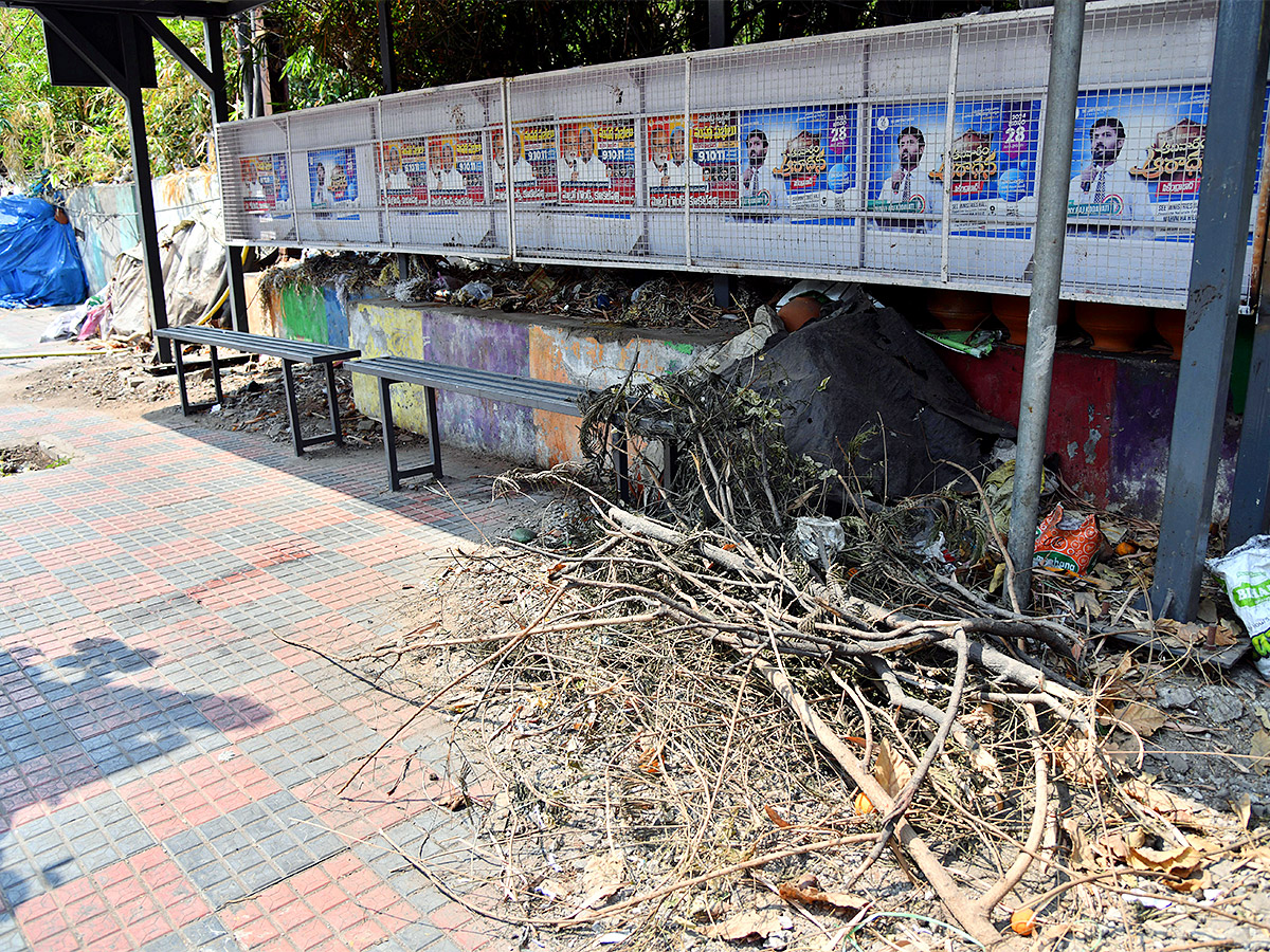 No bus stand in hyderabad - Sakshi14