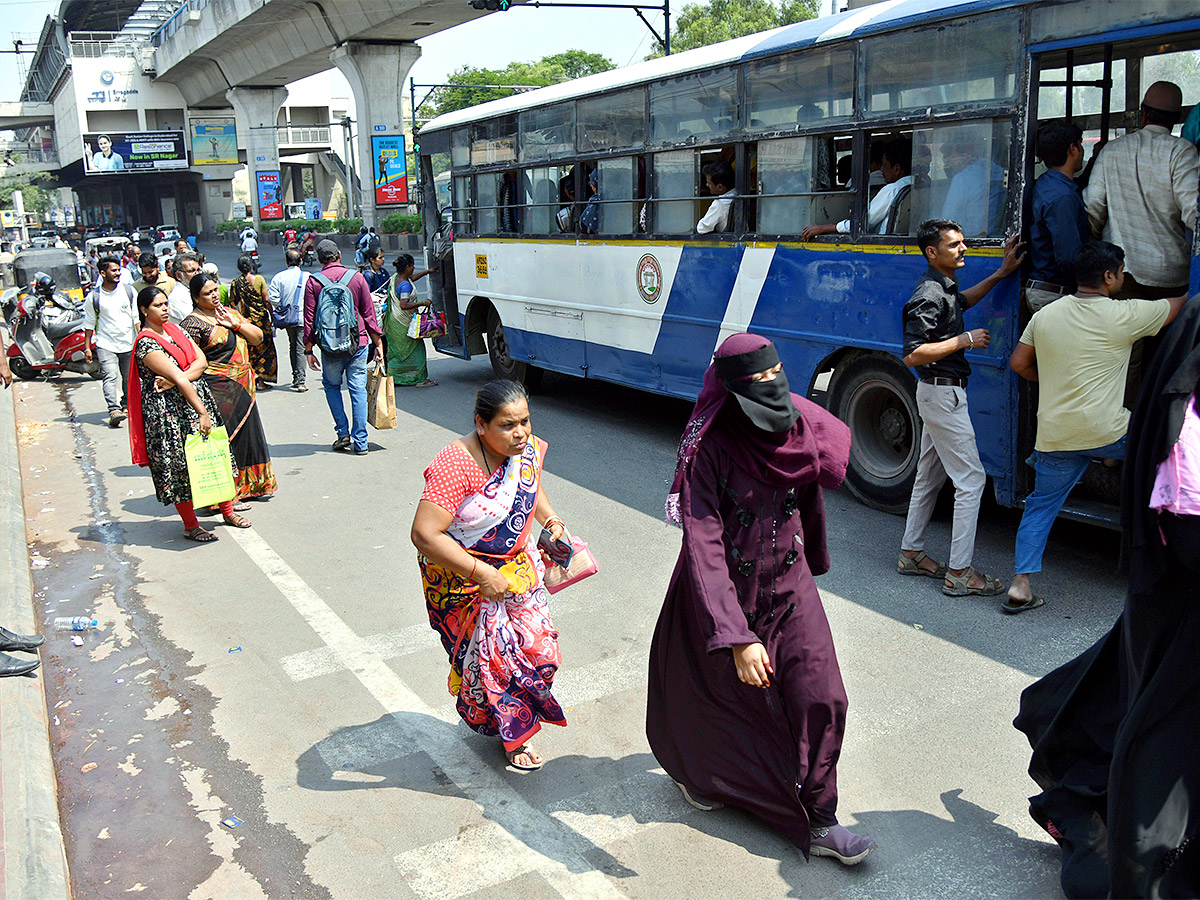 No bus stand in hyderabad - Sakshi15