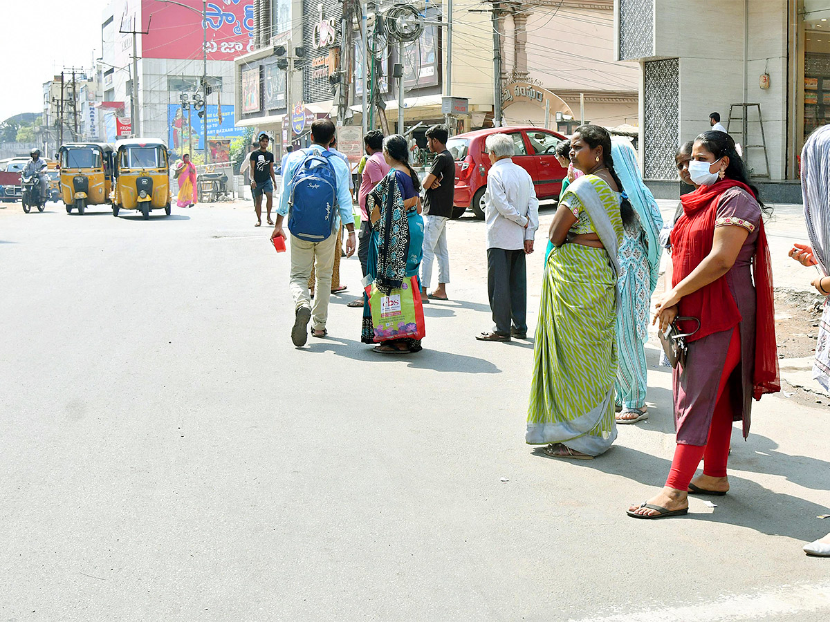 No bus stand in hyderabad - Sakshi21