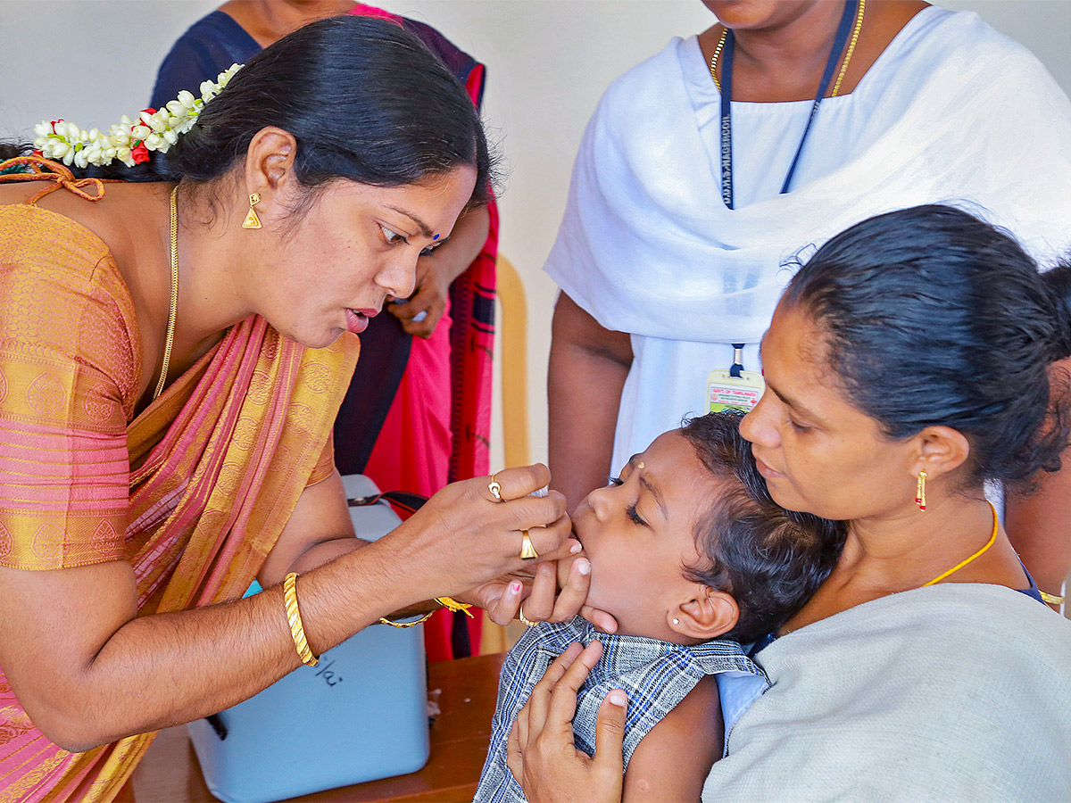 Pulse Polio vaccine to children photos - Sakshi1