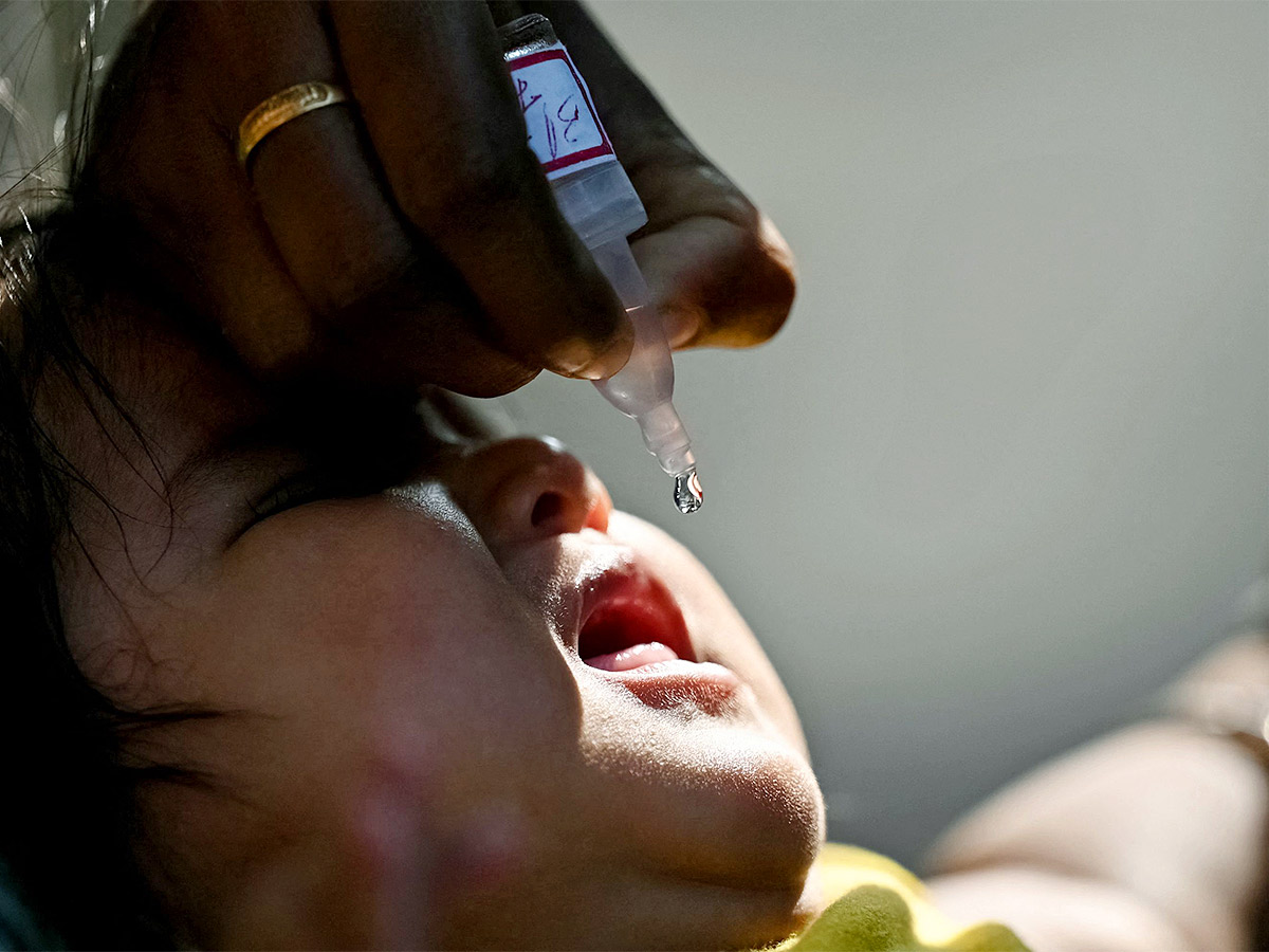 Pulse Polio vaccine to children photos - Sakshi12