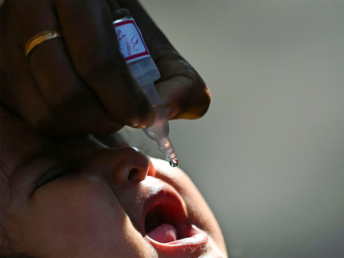 Pulse Polio vaccine to children photos - Sakshi2