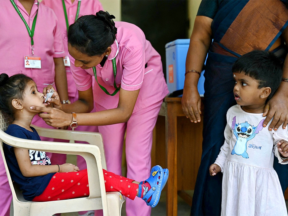 Pulse Polio vaccine to children photos - Sakshi4