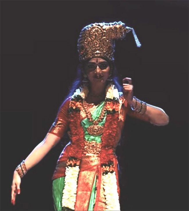 Sreeleela Bharatanatyam Dance Fans Going Gaga Pics - Sakshi11