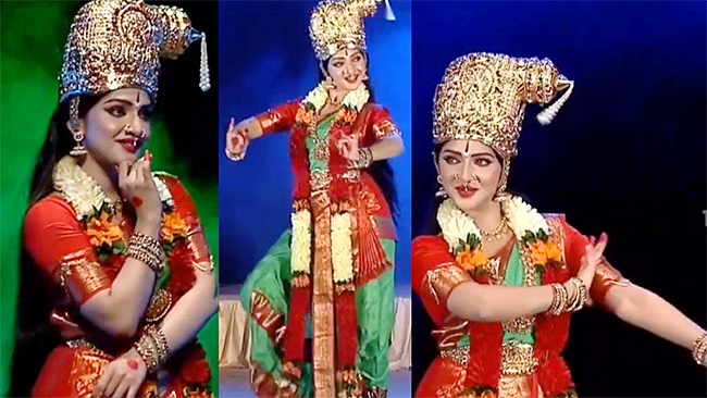 Sreeleela Bharatanatyam Dance Fans Going Gaga Pics - Sakshi16