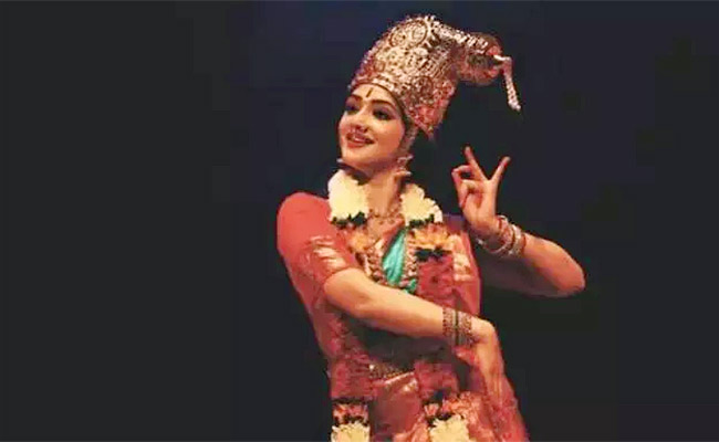 Sreeleela Bharatanatyam Dance Fans Going Gaga Pics - Sakshi5