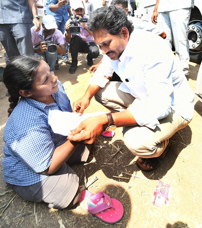 AP CM YS Jagan Memantha Siddham Day4 Photos - Sakshi8