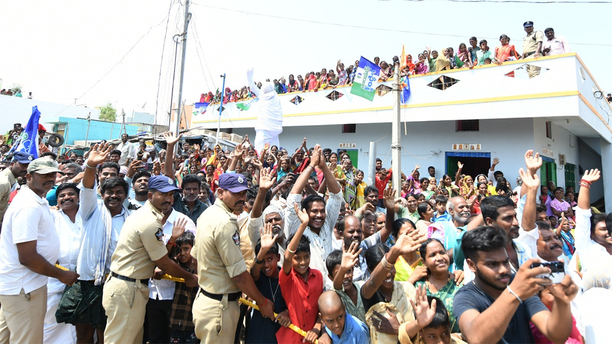 AP CM YS Jagan Memantha Siddham Day4 Photos - Sakshi5