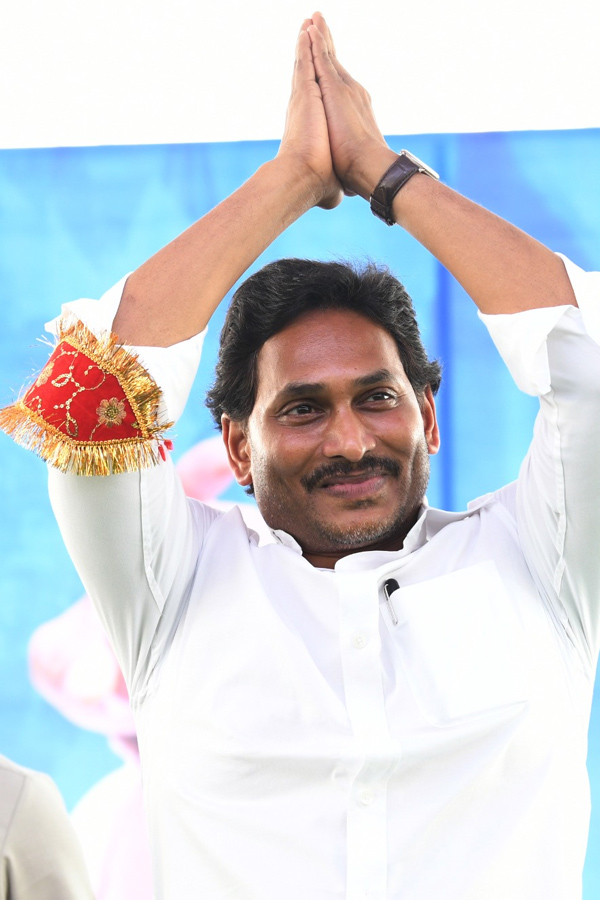 CM YS Jagan Memantha Siddham Bus Yatra At Tuggali Village Photos - Sakshi22