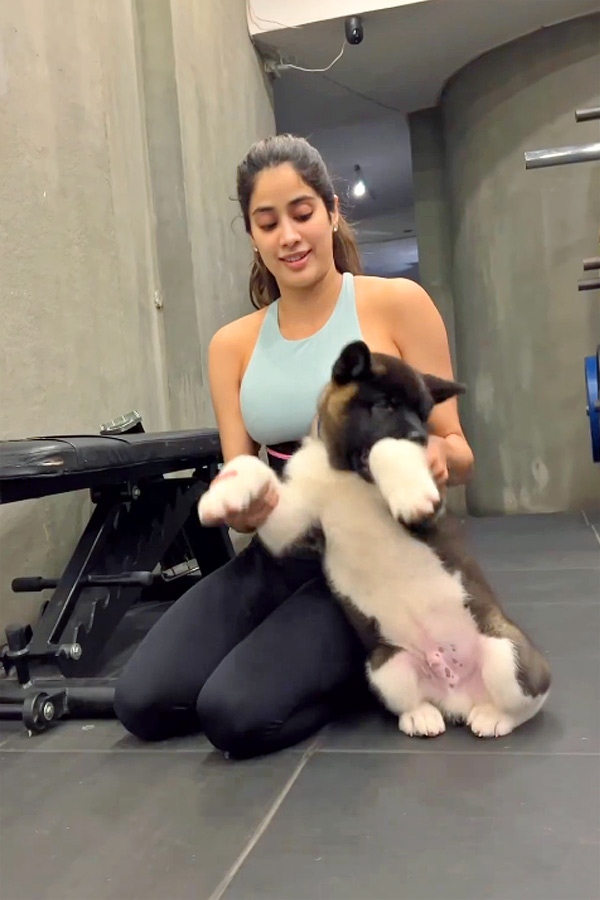 Janhvi Kapoor GYM Workout PHotos - Sakshi11